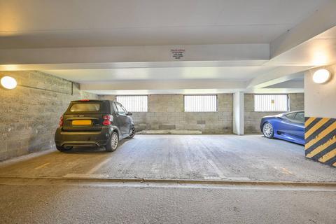 Parking to rent, Vauxhall Grove, Vauxhall, London, SW8