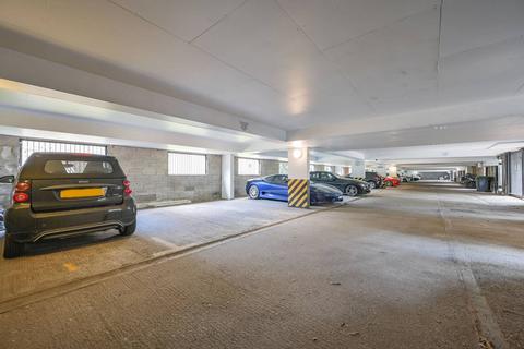 Parking to rent, Vauxhall Grove, Vauxhall, London, SW8