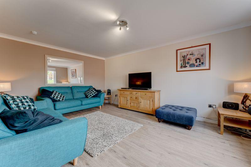 85 Seaforth Road, Stewarton, KA3 3FH 5 bed detached villa for sale £