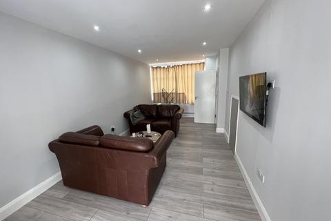undefined, Sunningdale Avenue, Feltham