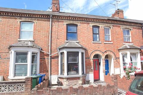 3 bedroom terraced house for sale, West Street, Banbury.