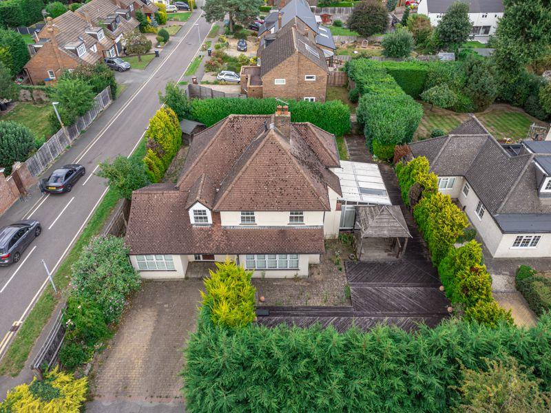 Tolmers Road, Cuffley EN6 4 bed detached house for sale £995,000
