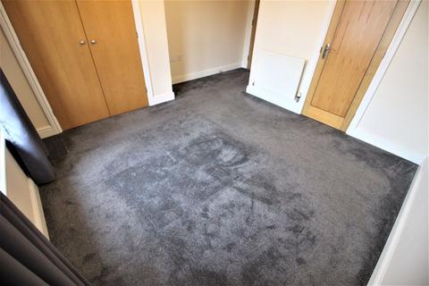 2 bedroom flat for sale - Cricklade Road, Gorse Hill