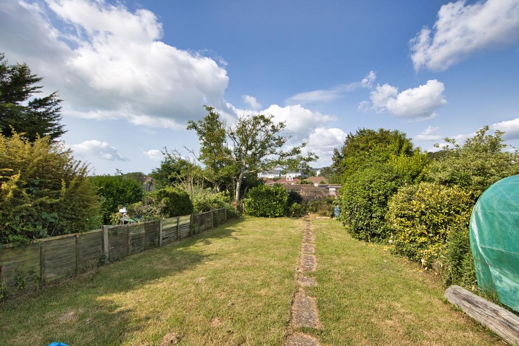 Downs Road, Folkestone, CT19 4 bed semidetached house for sale £450,000