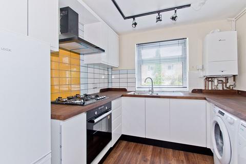 3 bedroom ground floor flat to rent, 3 Bedroom Ground Floor Flat with Private Terrace and Garage, Sandrock Road, Tunbridge Wells