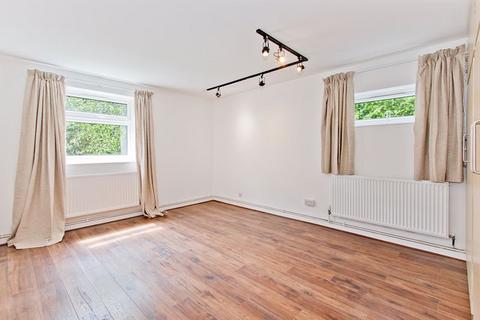 3 bedroom ground floor flat to rent, 3 Bedroom Ground Floor Flat with Private Terrace and Garage, Sandrock Road, Tunbridge Wells