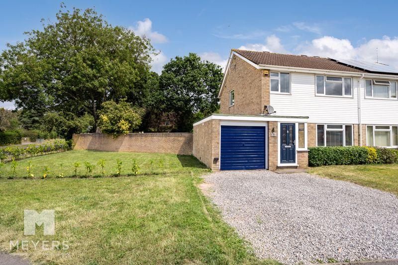 Ross Road, Ringwood, BH24 3 bed semidetached house for sale £450,000