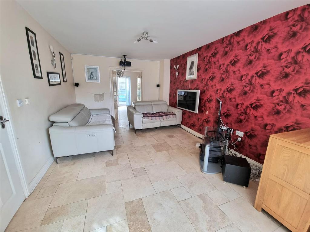 Llanllienwen Road, Cwmrhydyceirw... 4 bed detached house £310,000