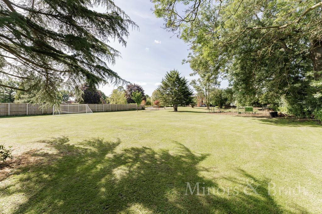 Dereham Road, Mattishall 6 bed farm house £875,000