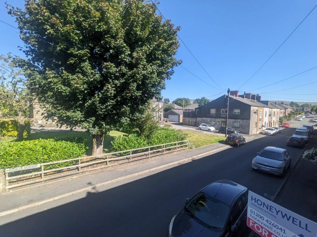 Union Street, Low Moor, Clitheroe, BB7 2NH 3 bed cottage for sale £