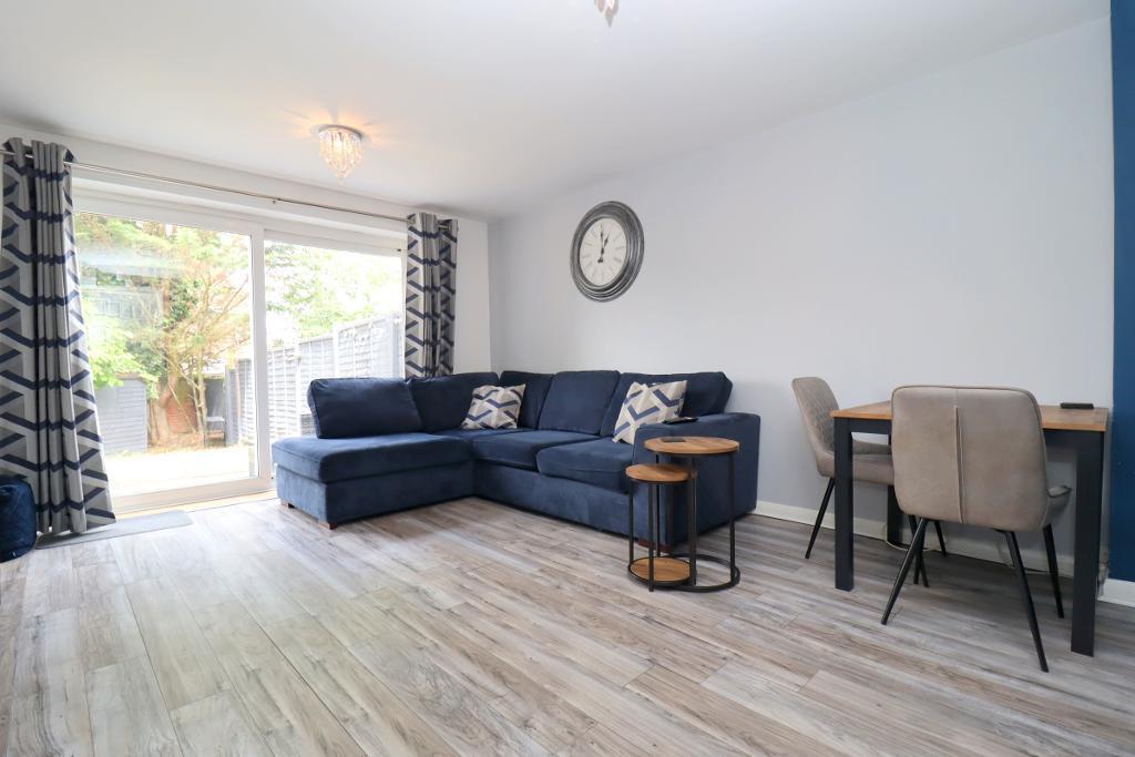 Oregon Way, Barton Hills, Luton, Bedfordshire, LU3 4AP 2 bed terraced house for sale £259,999