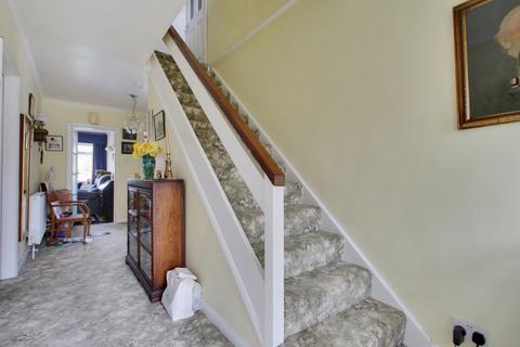 17 Grange Close, Edenbridge, TN8 5LT