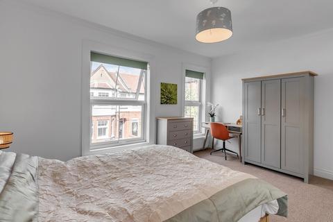 5 bedroom terraced house to rent, Kingsley Road