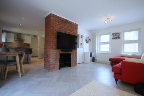 4 bedroom semi-detached house to rent, Avon Way, South Woodford, London, E18
