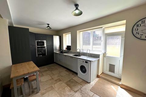 66 Bronllwyn Road, Gelli, Pentre, CF41 7TE