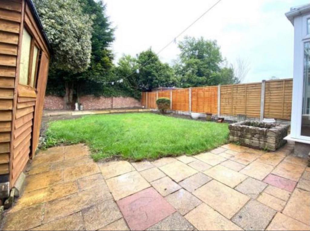 Canberra Road, Walsall 3 bed detached house £340,000