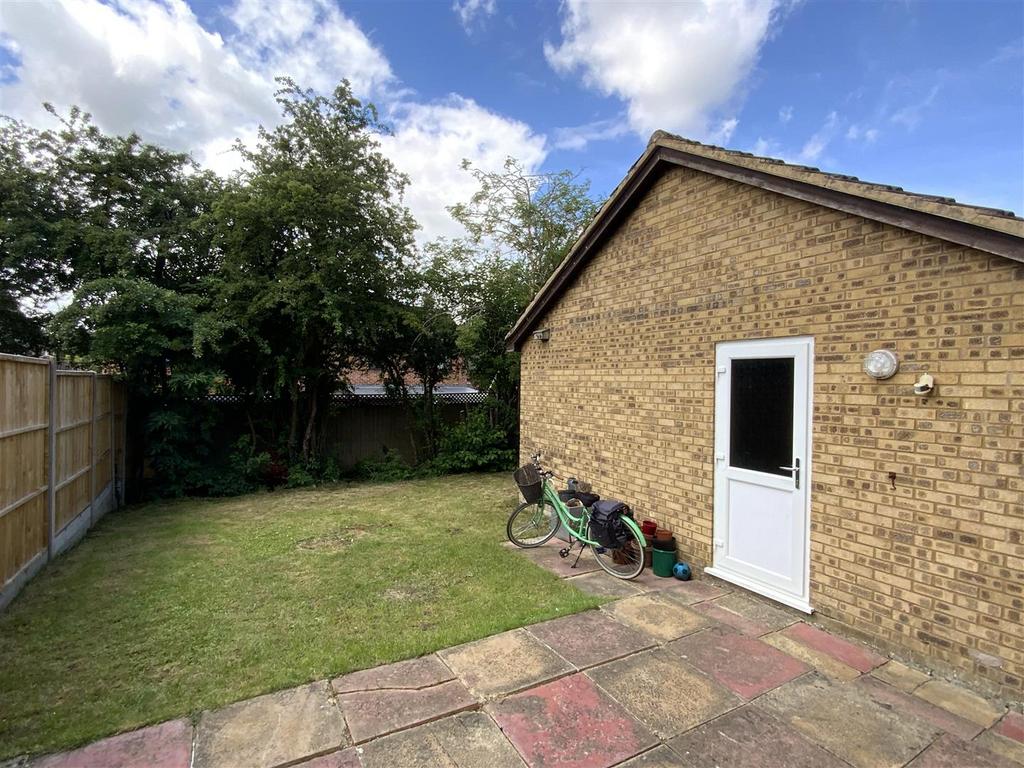Burghley Court, Great Holm, Milton Keynes, MK8 9EL 3 bed semidetached house for sale £325,000