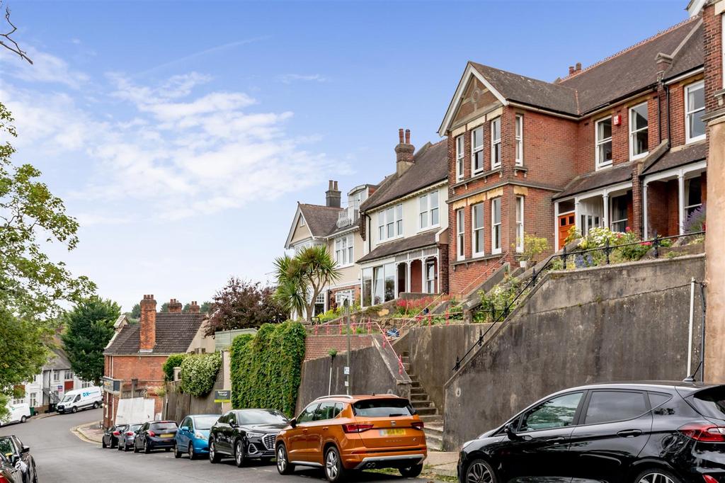 Woodside Avenue, Brighton 3 bed house £900,000