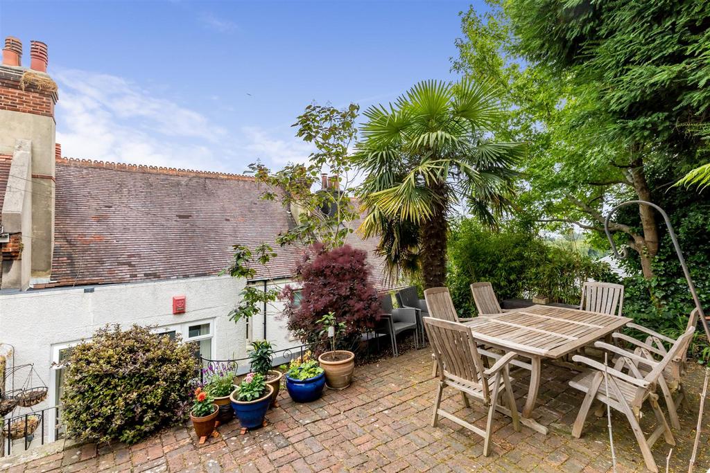 Woodside Avenue, Brighton 3 bed house £900,000