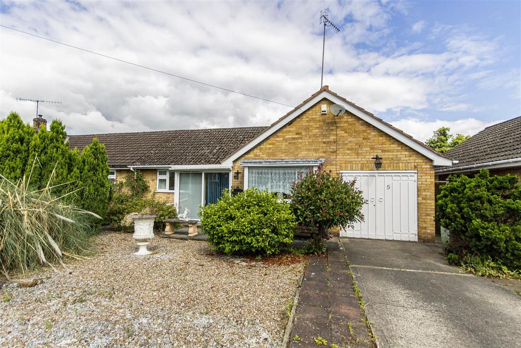Meadow View, Somersall, Chesterfield 2 bed semidetached bungalow for