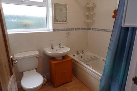 2 bedroom property to rent, Burrough Road, Northam, Bideford