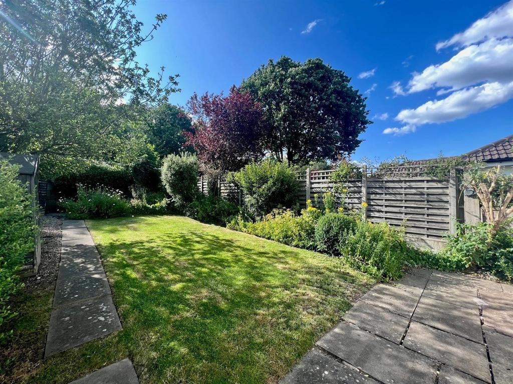 St. Andrews Road Malvern 3 bed detached house £1,100 pcm (£254 pw)