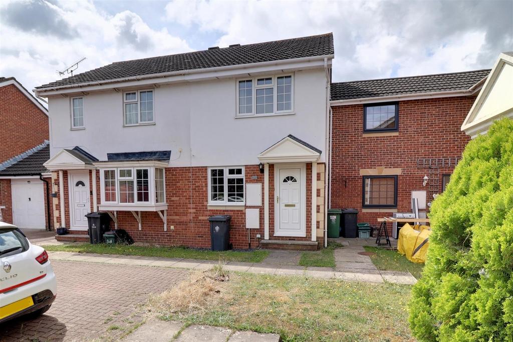 Fosse Close, Abbeymead, Gloucester 2 bed terraced house £220,000