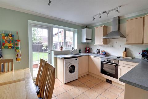 34 Fosse Close, Abbeymead, Gloucester, GL4 5EF