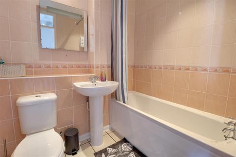 34 Fosse Close, Abbeymead, Gloucester, GL4 5EF