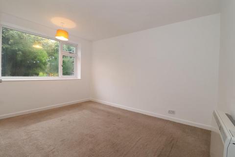 8 Denton Close, Kenilworth, CV8 1BL