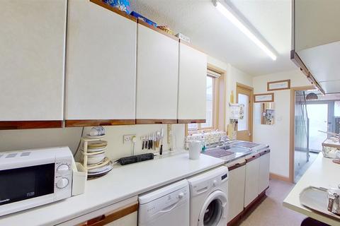 23 Leys Road, Loughton, Milton Keynes, MK5 8AZ