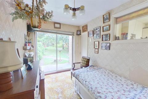 23 Leys Road, Loughton, Milton Keynes, MK5 8AZ