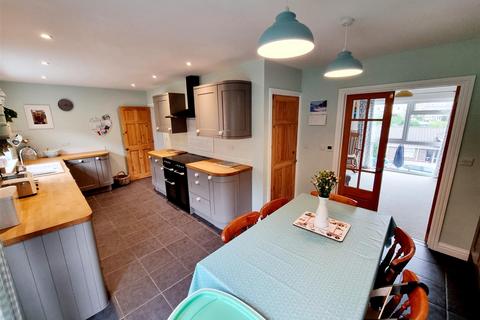 25 Castle Meadows, Launceston, PL15 7DZ