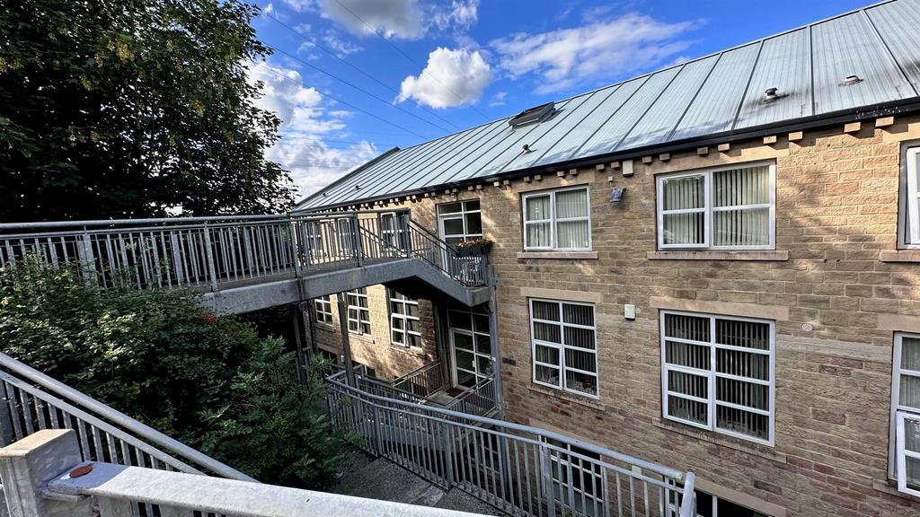 Brackendale, Thackley, Bradford 2 bed apartment for sale £110,000