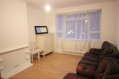 2 bedroom apartment to rent, Longstone Avenue