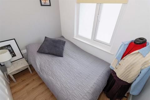 120 Congreve Road, Worthing, BN14 8EW
