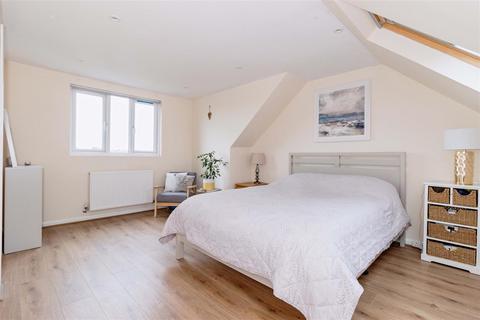 120 Congreve Road, Worthing, BN14 8EW