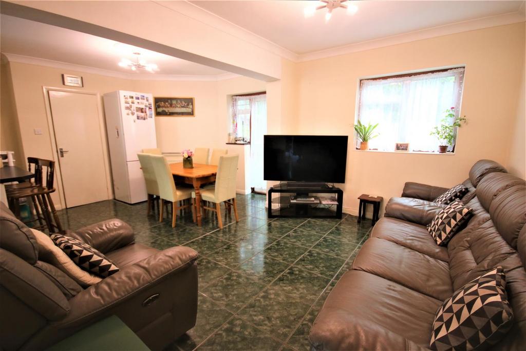 Family room/further reception room: pic. 1