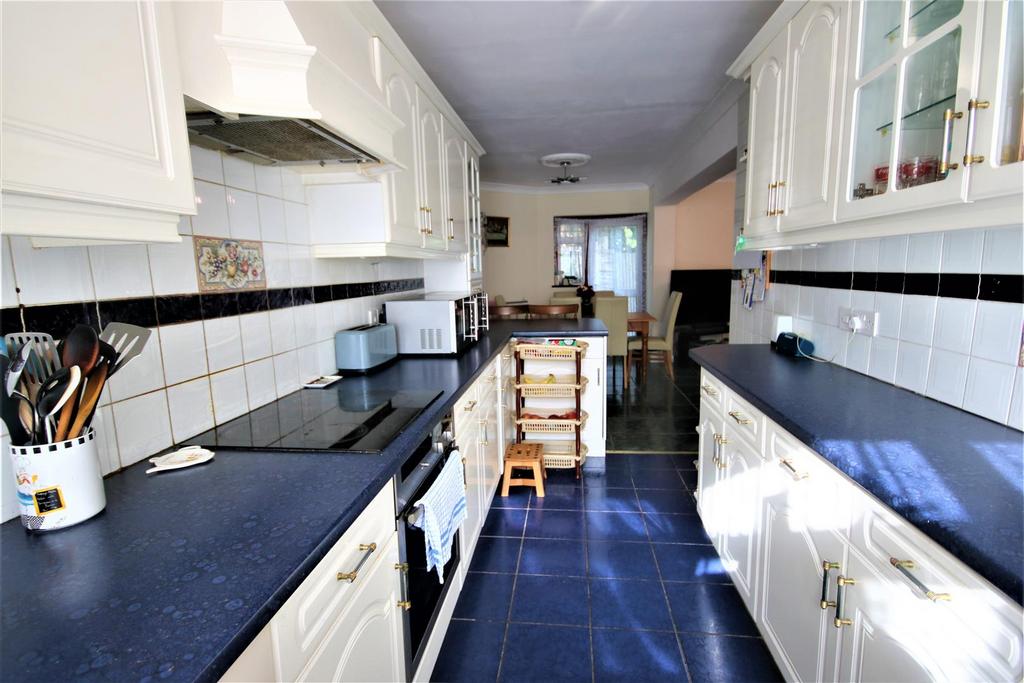 Fitted kitchen: