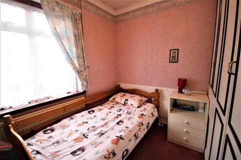 1 Gloucester Gardens, Cockfosters, Barnet, EN4 0QN