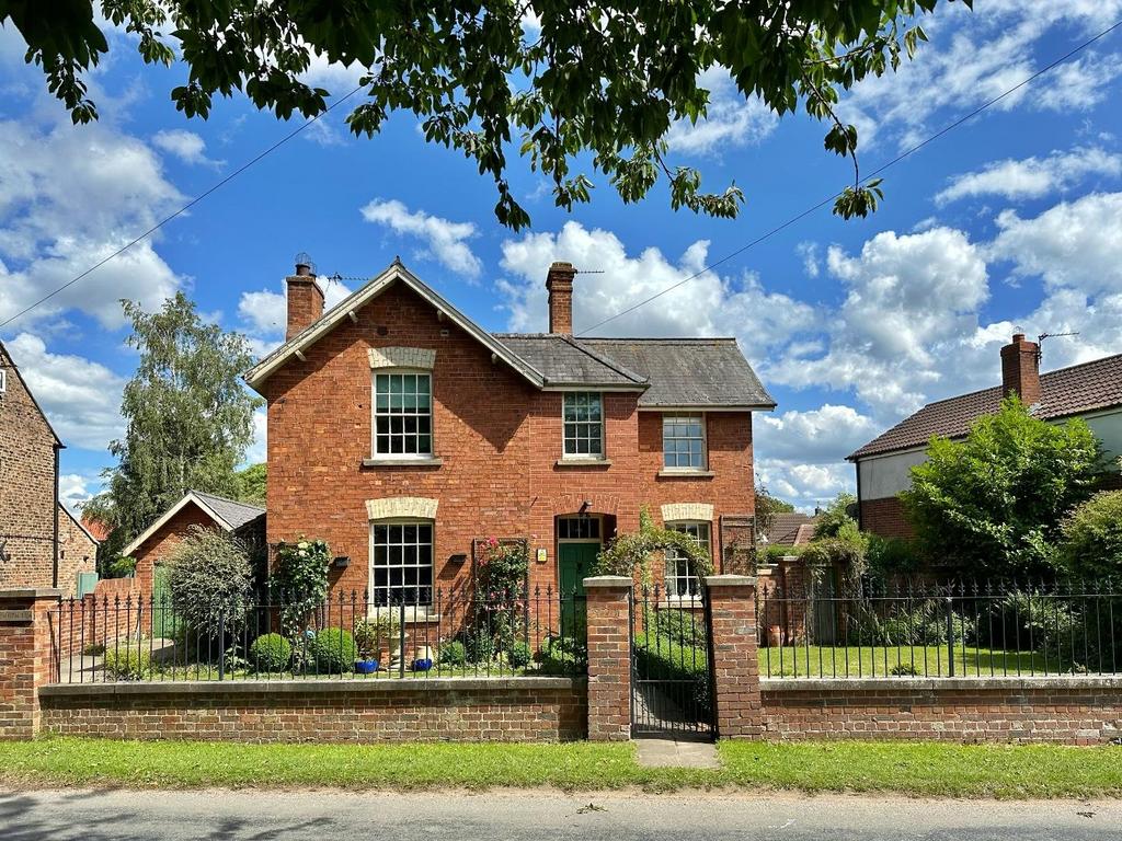 Tollerton Lane, Newton On Ouse, York 3 bed detached house for sale £