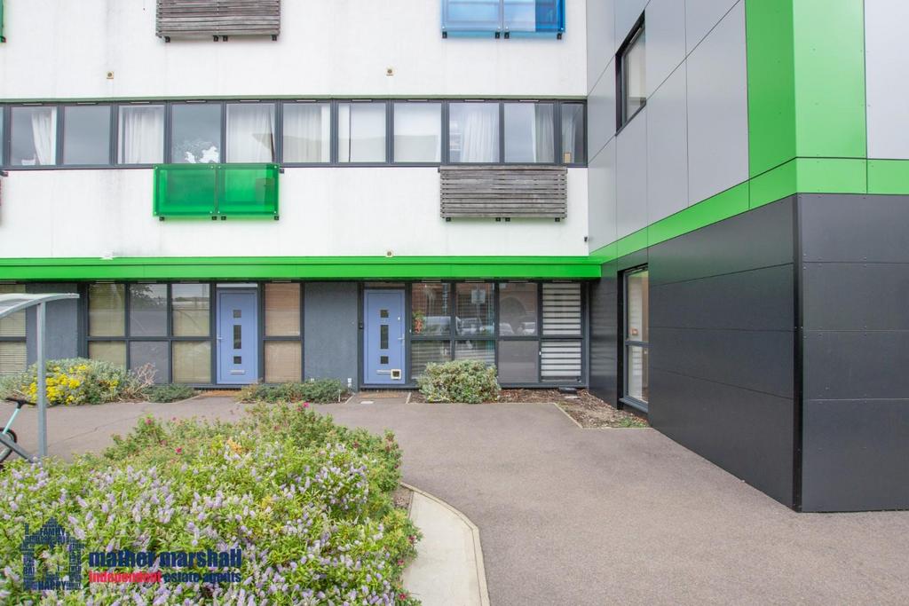Six Hills House, Kings Road, Stevenage 1 bed ground floor flat for sale