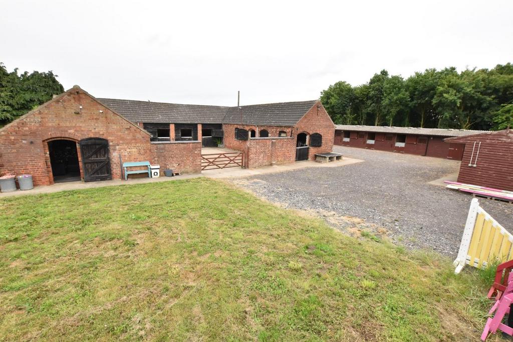 Ermine Street, Winterton, Scunthorpe 6 bed equestrian property for sale £650,000