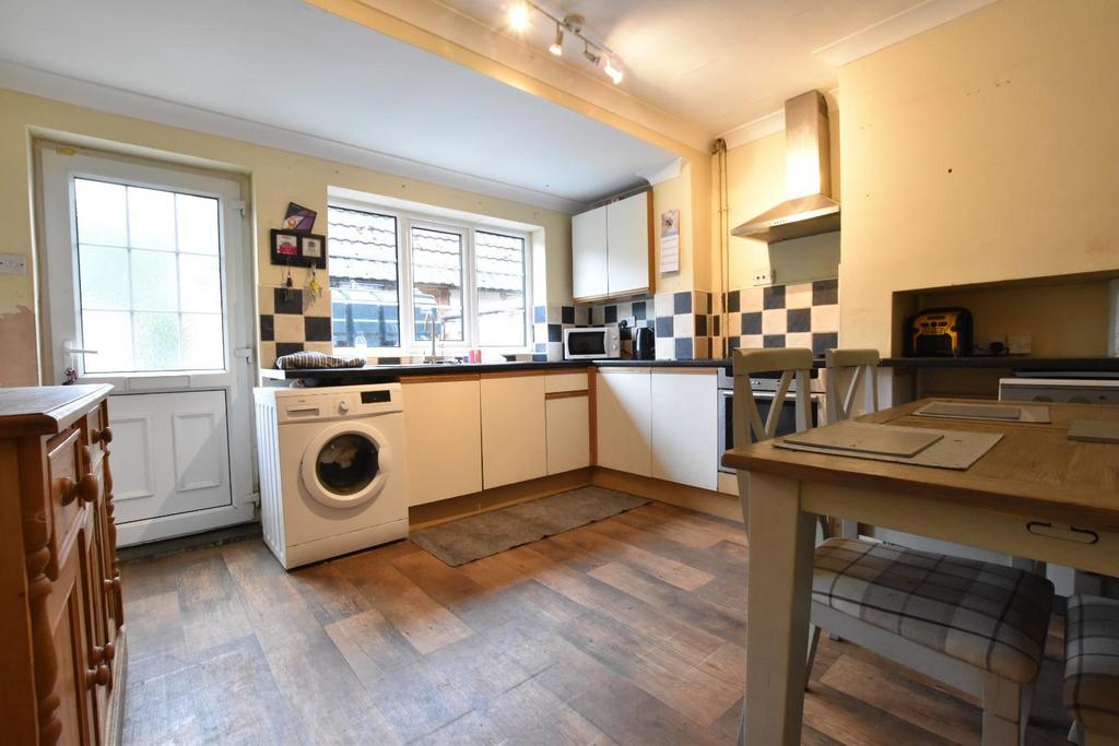 Kitchen (B)