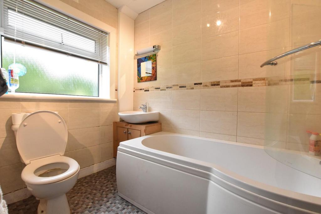 Bathroom (B)