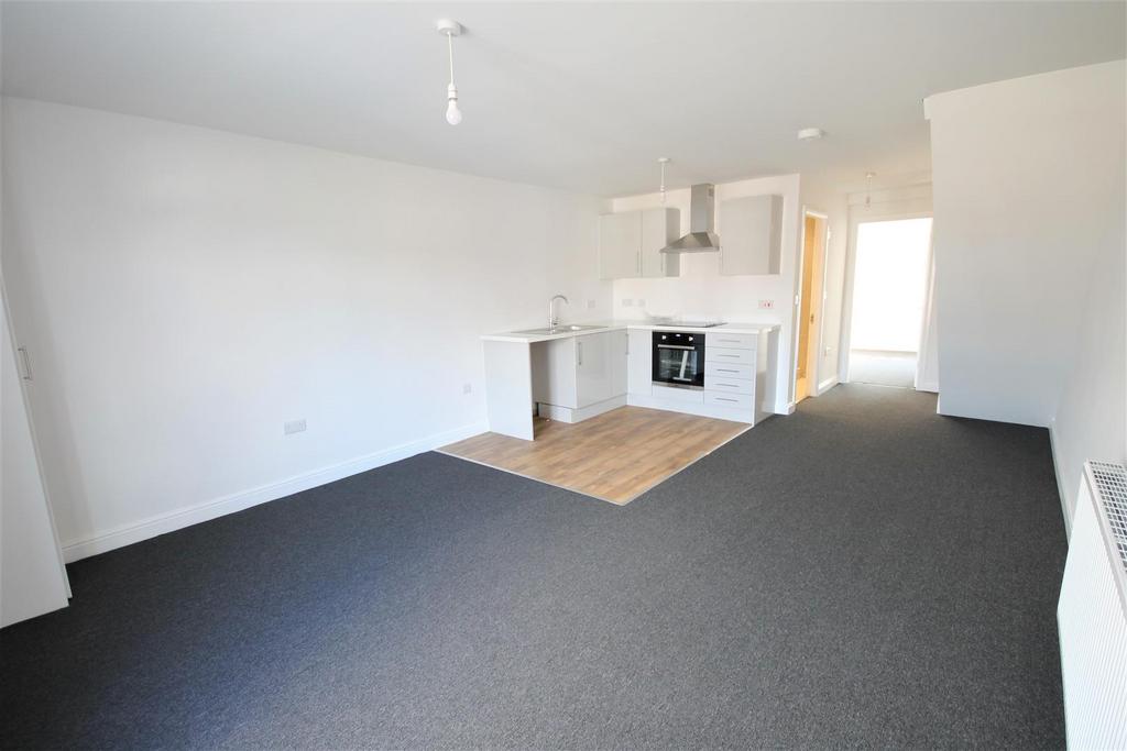 Partington Lane, Swinton, Manchester 2 bed apartment £850 pcm (£196 pw)