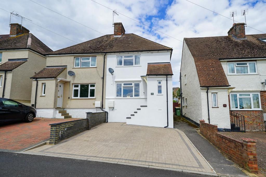 Soulbury Road, Leighton Buzzard 2 bed semidetached house for sale £350,000
