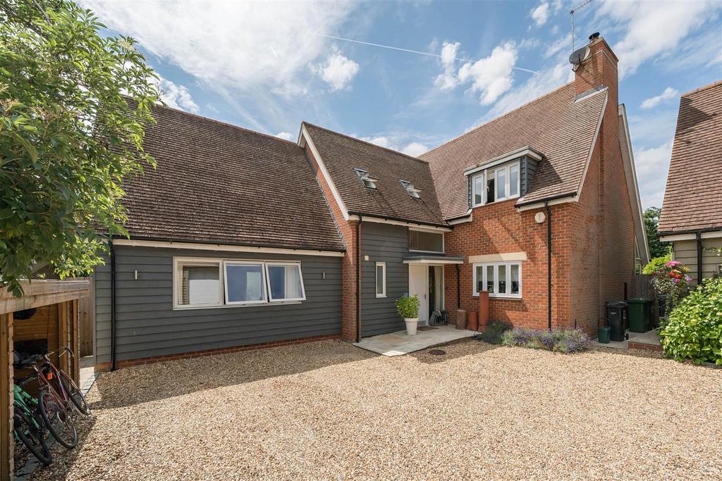 Leys Road, Cumnor, Oxford 4 bed detached house £5,250 pcm (£1,212 pw)