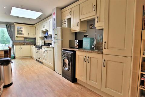 4 bedroom semi-detached house for sale, Carrant Road, Tewkesbury