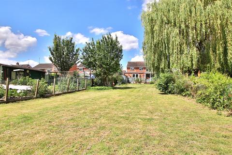 4 bedroom semi-detached house for sale, Carrant Road, Tewkesbury